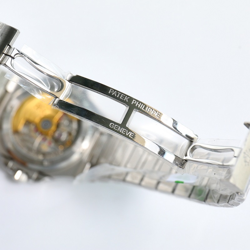 Patek Philippe Nautilus 5711A Elegant Sport Replica Watch in Steel-6