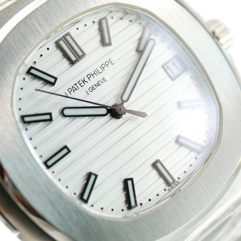 Patek Philippe Nautilus 5711A Steel Elegant Sports Replica Watch-8