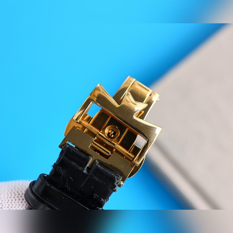 Patek Philippe Calatrava Elegant New Silver-Engraved Replica Watch with Strong Design-8