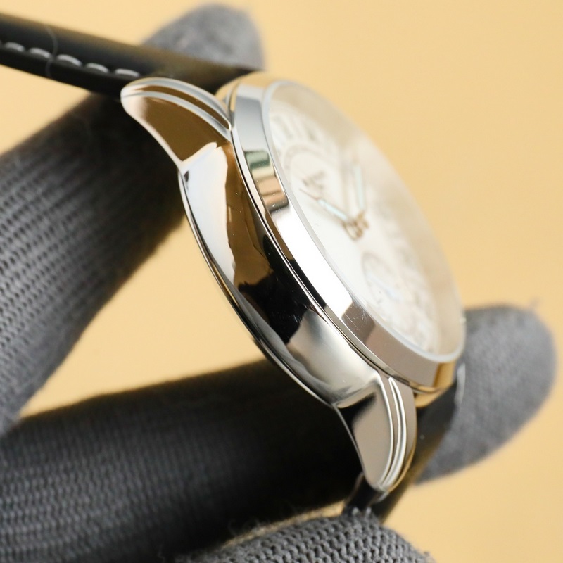 Patek Philippe Complications 52 Luxury Timepiece with Exceptional Craftsmanship-5