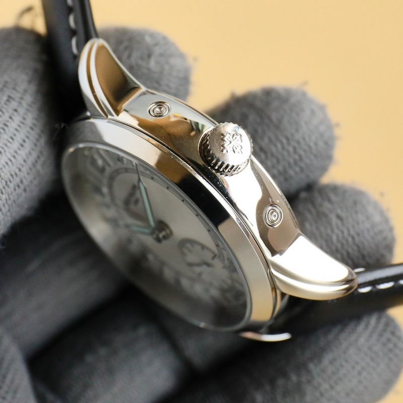 Patek Philippe Complications 52 Luxury Timepiece with Exceptional Craftsmanship-6