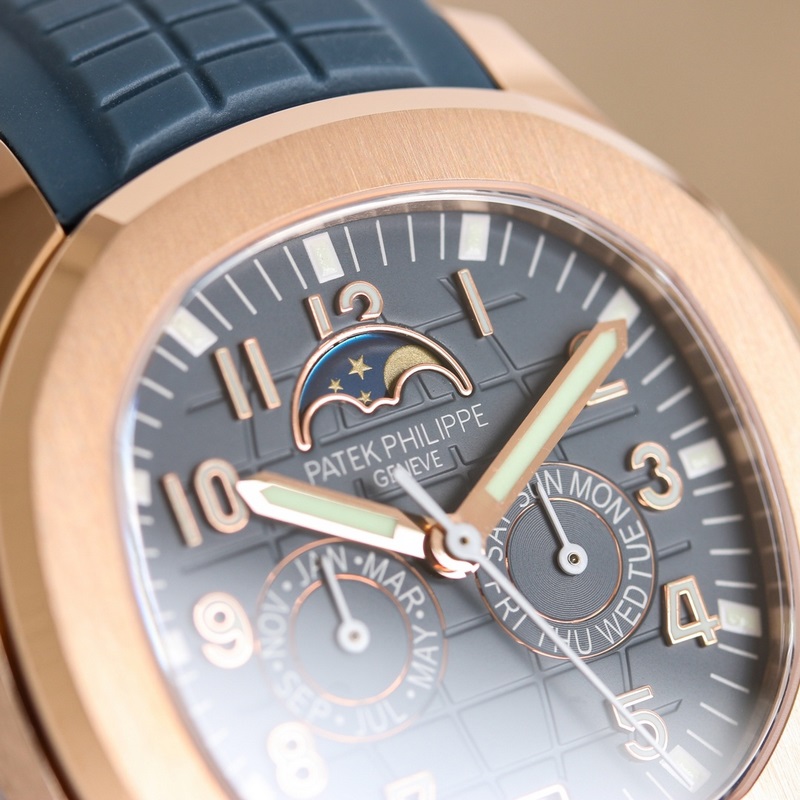 Patek Philippe Aquanaut 5261R-001 Smiley Face Replica Watch for Men and Women-4