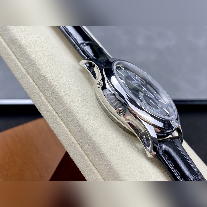 Patek Philippe 5205G-013 Grand Complications First Nautilus Model Released-4