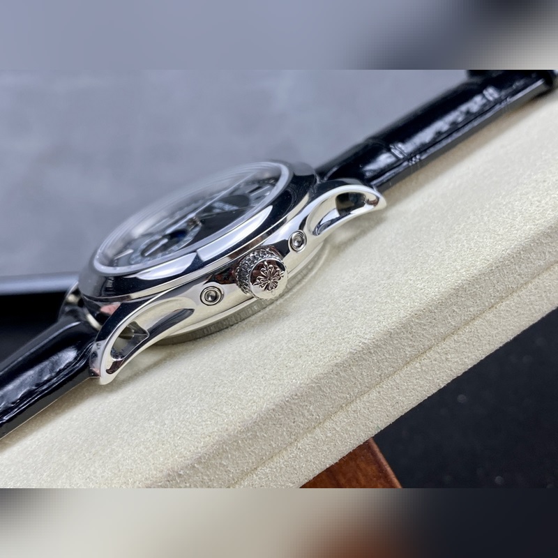 Patek Philippe 5205G-013 Grand Complications First Nautilus Model Released-5