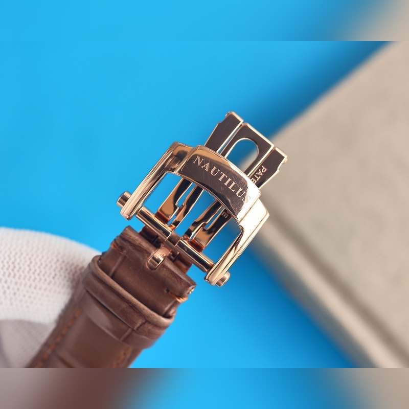 Patek Philippe Nautilus 7118 Ultimate Women's Sports Elegance-8