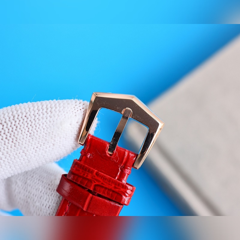 Patek Philippe Aquanaut Women's Replica Watch Elegant Strong Night Function-8