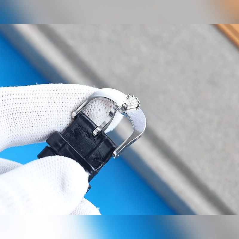 ROLEX Cellini 42mm Men's Replica Watch Elegant Craftsmanship-8