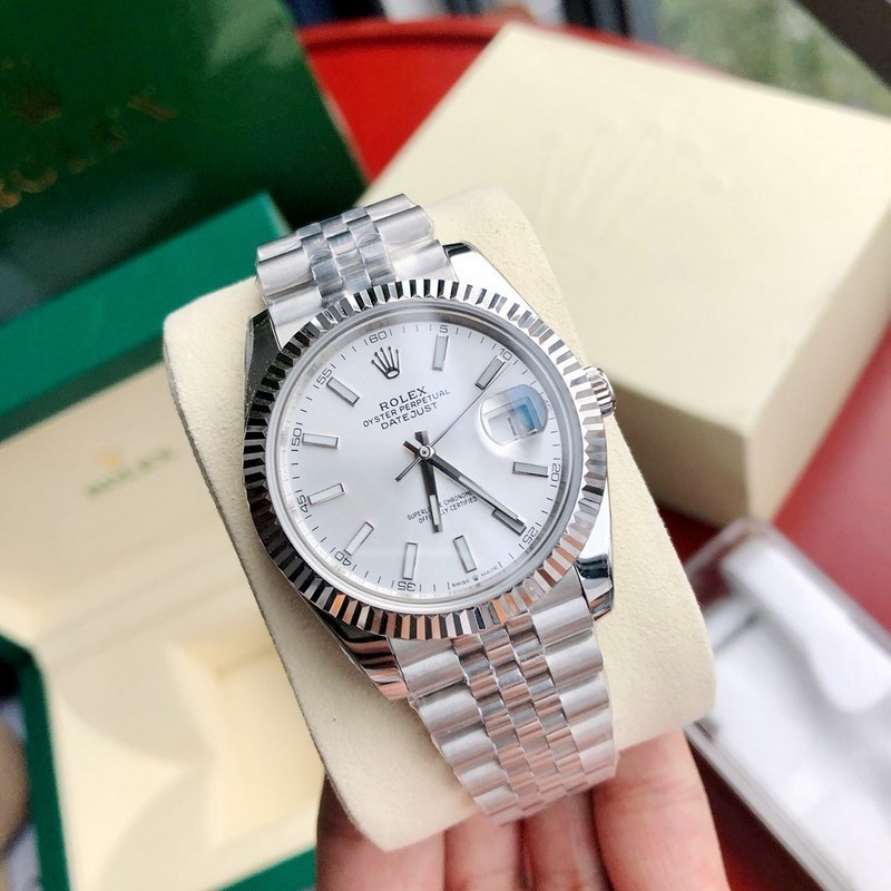 Rolex Datejust Versatile Luxury for Casual and Business Wear-3