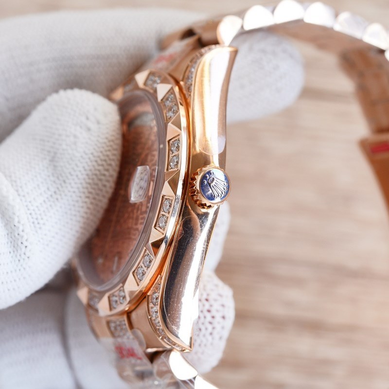 Rolex Datejust 41mm Classic Day-Date Model-6