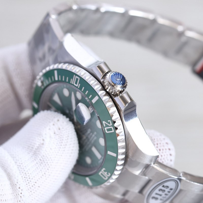 Rolex Submariner Sea-Dweller Robust Quality and Features-6