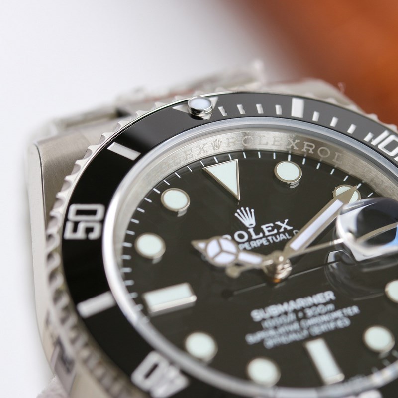 Rolex Submariner V10 Platinum Edition Powerful Movement and Quality Craftsmanship-3