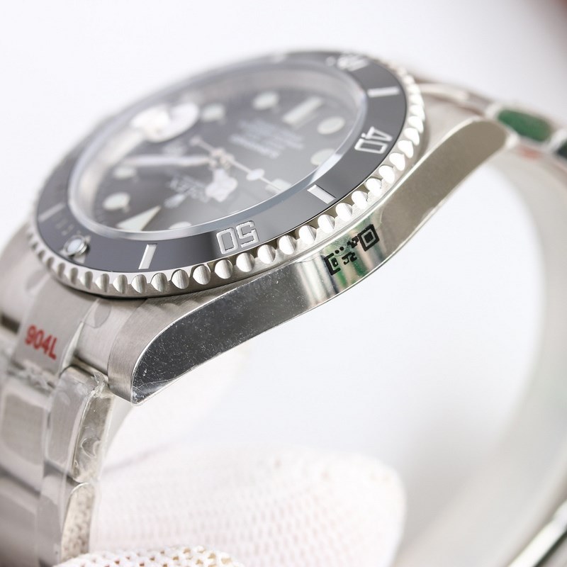 Rolex Submariner V10 Platinum Edition Powerful Movement and Quality Craftsmanship-6