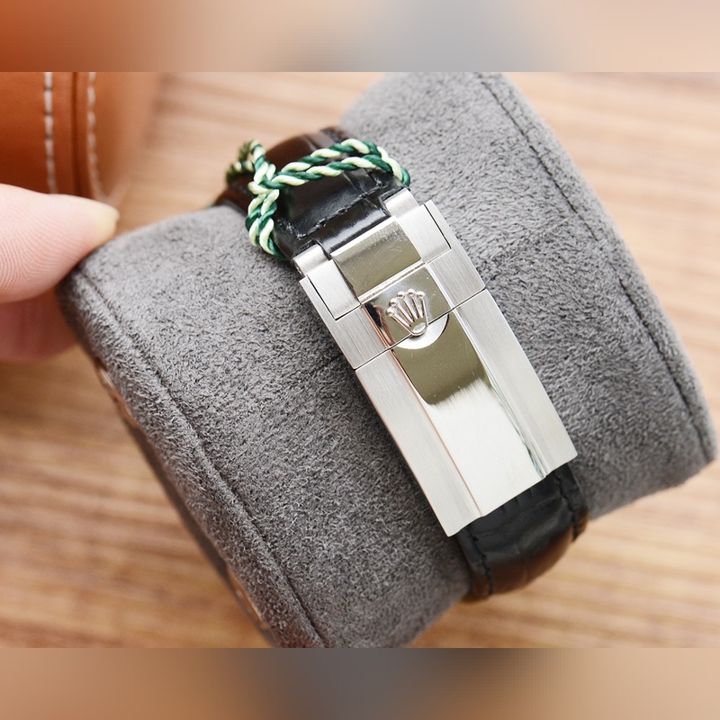 Rolex Rainbow Daytona Stunning Craftsmanship and Creativity-6