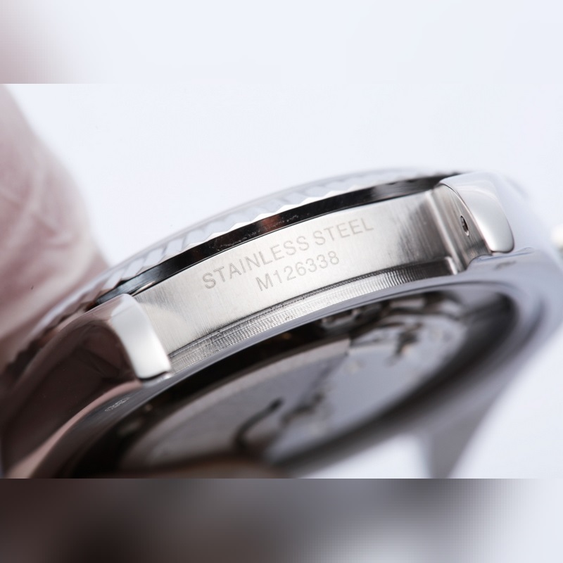 Rolex Oyster Perpetual Datejust 41mm Timeless Elegance-4