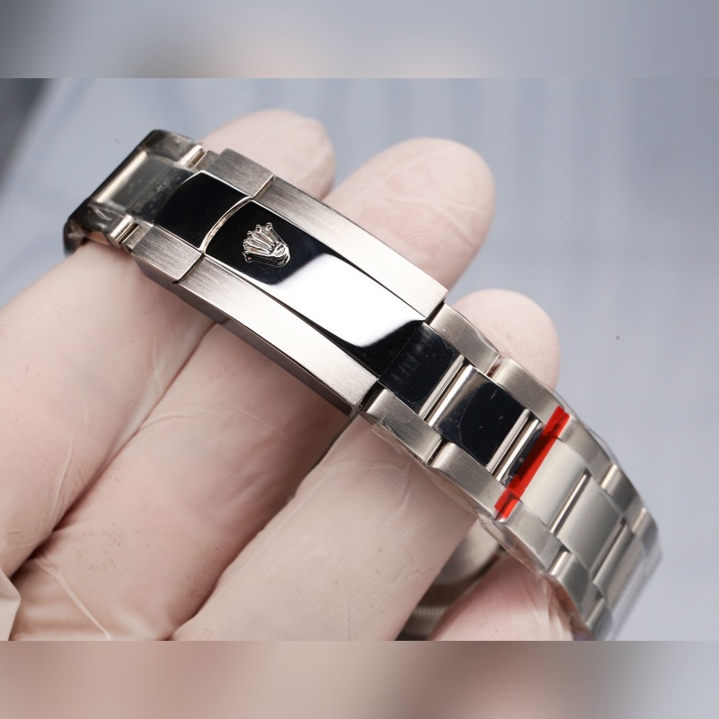 Rolex Oyster Perpetual Datejust 41mm Timeless Elegance and Quality-6