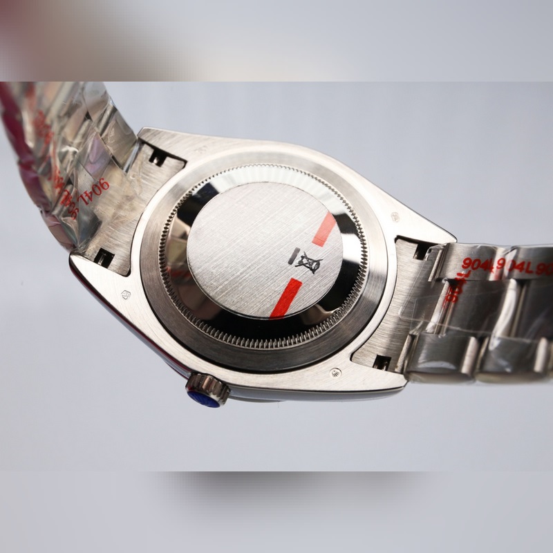 Rolex Oyster Perpetual Datejust 41mm Elegant and Timeless Piece-8