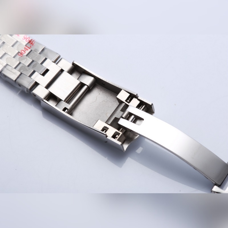 Rolex Oyster Perpetual Datejust 41mm Timeless Elegance and Quality-5