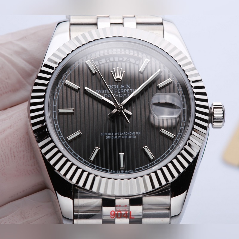 Rolex Oyster Perpetual Datejust 41mm Timeless Elegance-1