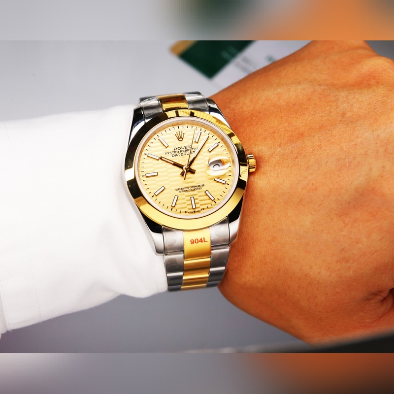 Rolex Oyster Perpetual Datejust 41mm Timeless Elegance-2