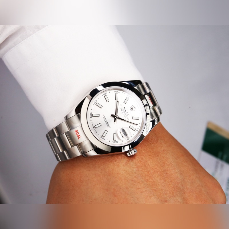 Rolex Oyster Perpetual Datejust 41mm Timeless Elegance and Quality-4