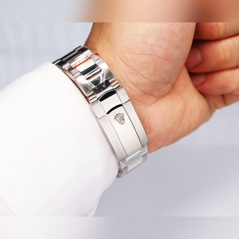 Rolex Oyster Perpetual Datejust 41mm Timeless Elegance-6