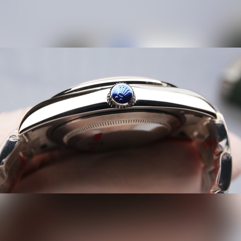 Rolex Oyster Perpetual Datejust 41mm Timeless Elegance and Craftsmanship-6