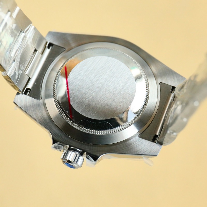 Rolex Submariner 116610LV Green Dial Premium Craftsmanship and Design-5