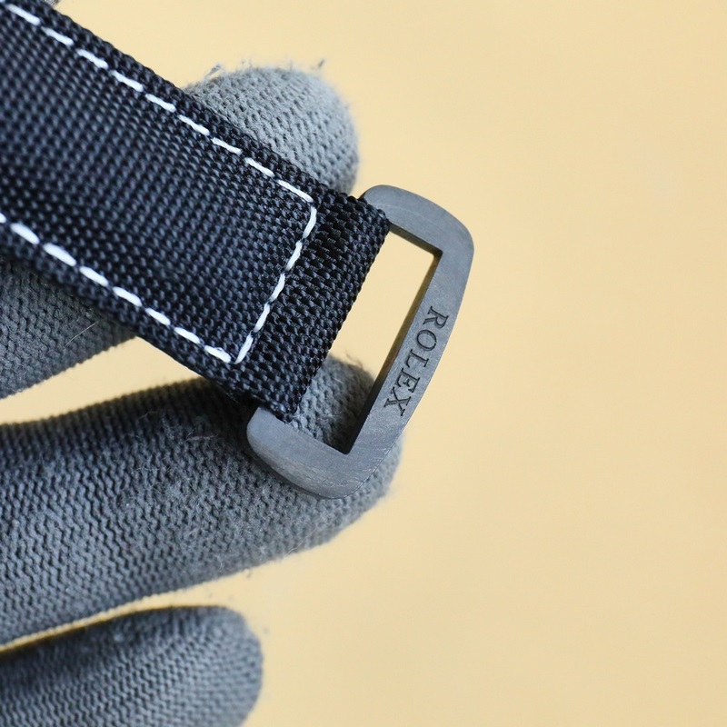 Rolex Daytona Carbon Fiber Custom Edition Lightweight Luxury Timepiece-7